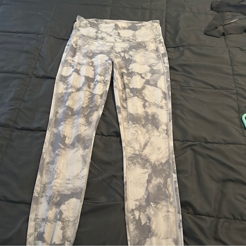 ATHLETA High rise floral chaturanga leggings SIZE S can fit medium